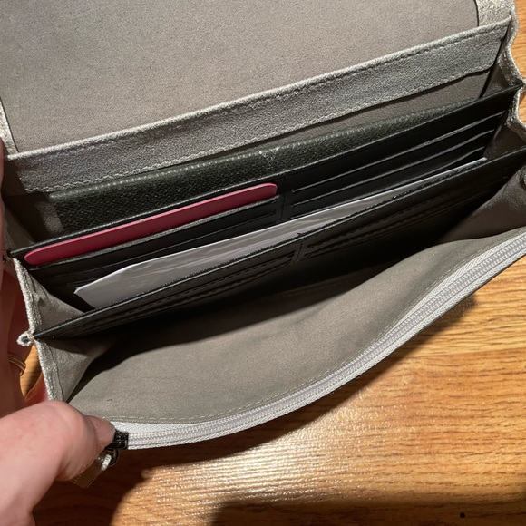 Vince Camuto Mosaic Fit Leather Crossbody Bag - Picture 7 of 14